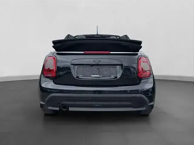 Gebraucht Mini Cooper Cabriolet Classic 136 PS (100 kW) 2023 Midnight black ii Cabrio