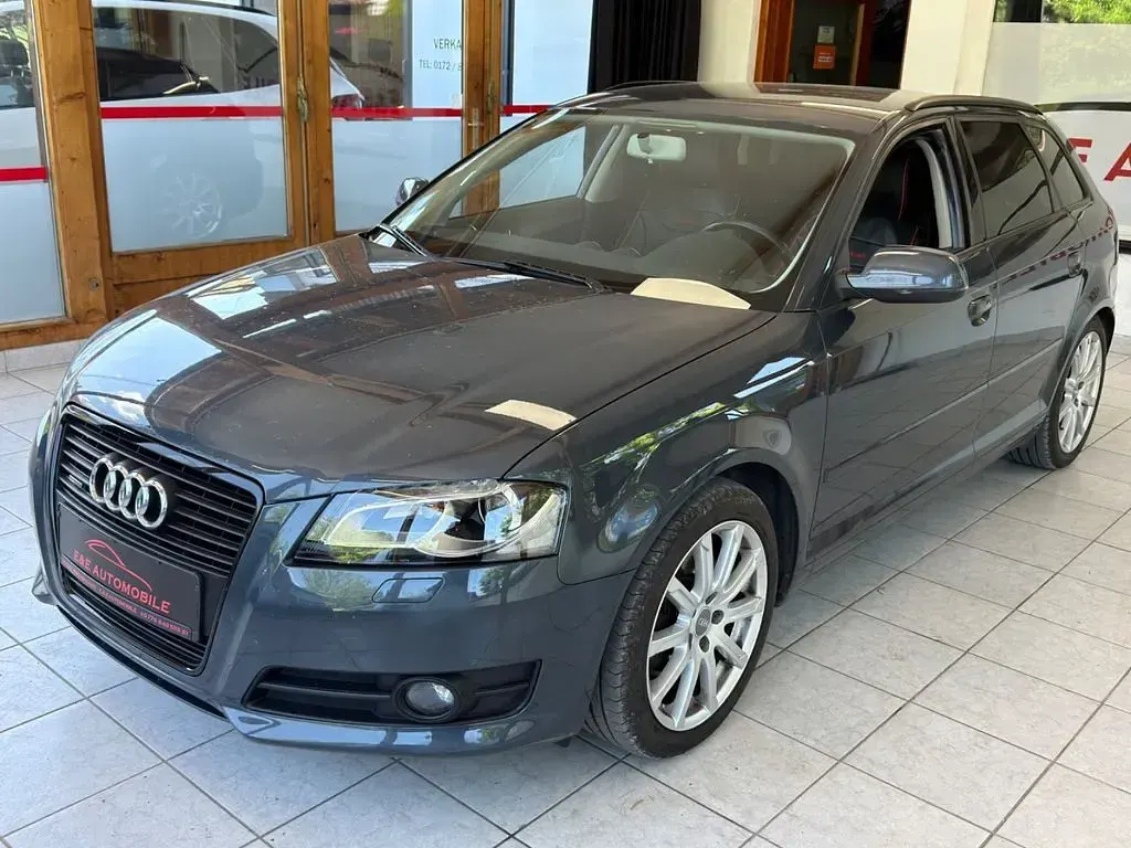 Usado Audi A3 Sport 140 HP (102 kW) 2012 Cinzento Citadino