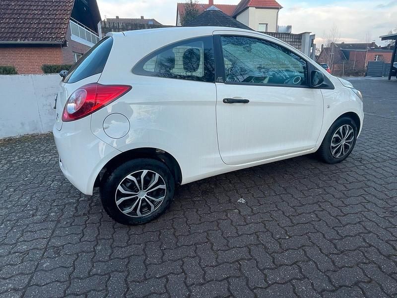 Gebraucht Ford Ka 69 PS (50 kW) 2012 Weiß Kleinwagen