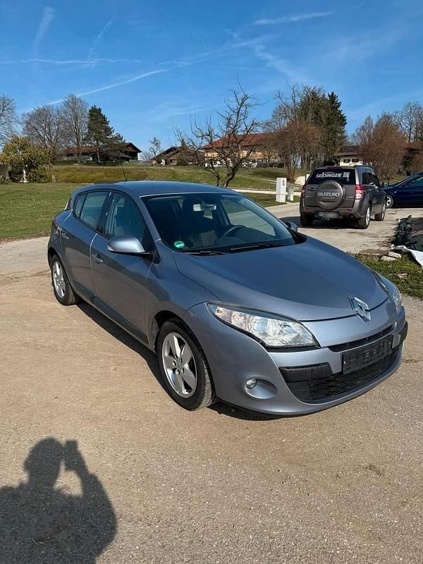 Gebraucht Renault Mégane 130 PS (95 kW) 2010 Blau Limousine