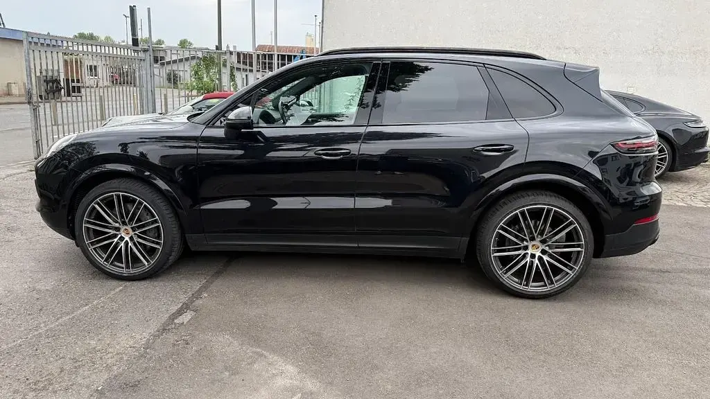 Gebraucht Porsche Cayenne S 441 PS (324 kW) 2019 Schwarz SUV