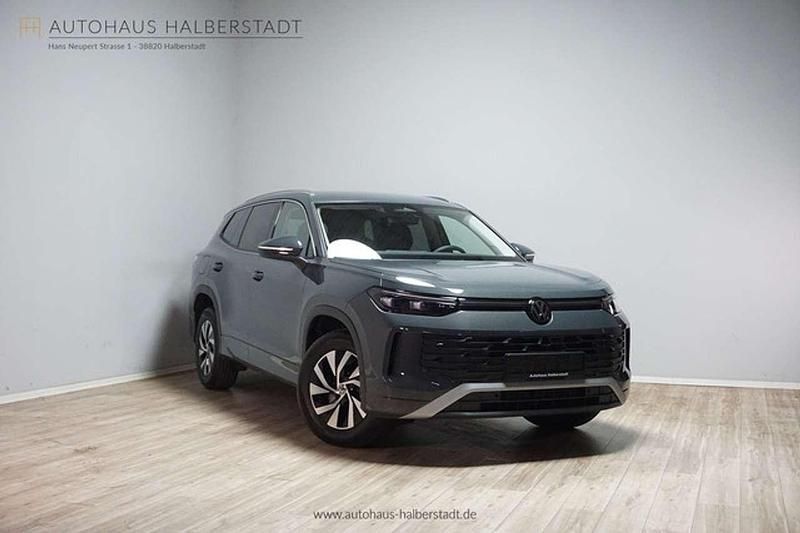 Delfingrau metallic Neu 2025 VW Tayron Life SUV | 40.990 € (Superpreis) - Bild 1/3