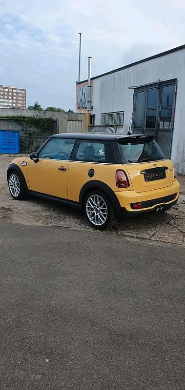 Gelb Gebraucht 2006 Mini Cooper S Kleinwagen | 4.690 € (Guter Preis) - Bild 1/4