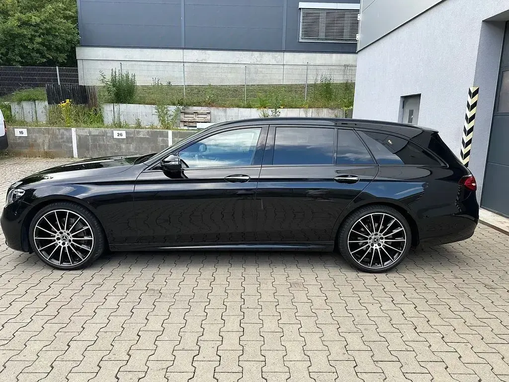 Gebraucht Mercedes 300 AMG 265 PS (194 kW) 2023 Schwarz Limousine