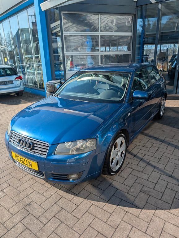 Gebraucht Audi A3 Ambiente 102 PS (75 kW) 2003 Blau Kleinwagen