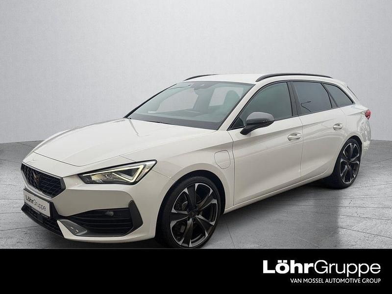 Weiß Gebraucht 2023 Cupra Leon VZ Limousine | 25.580 € (Guter Preis) - Bild 1/4