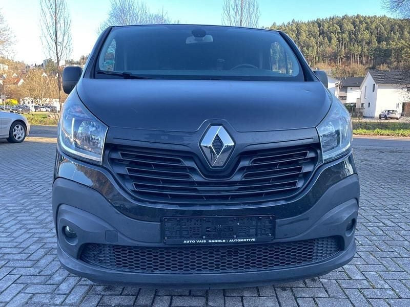 Schwarz Gebraucht 2017 Renault Trafic Komfort Van | 6.990 € (Superpreis) - Bild 1/4