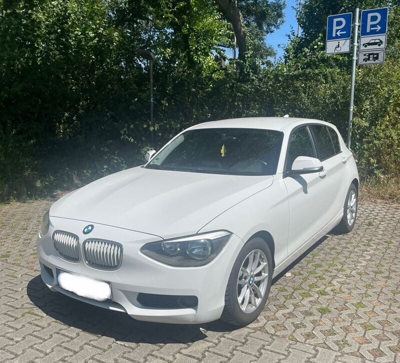 Weiß Gebraucht 2012 BMW 116 Kleinwagen | 5.700 € (Fairer Preis) - Bild 1/4