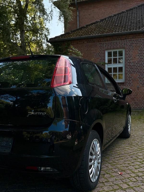 Schwarz Gebraucht 2009 Fiat Punto Kleinwagen | 1.399 € (Fairer Preis) - Bild 1/4