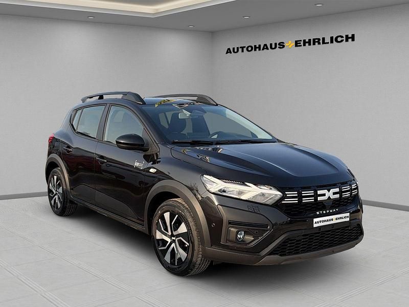 Neu Dacia Sandero Expression 91 PS (66 kW) 2025 Oxidgrün Limousine