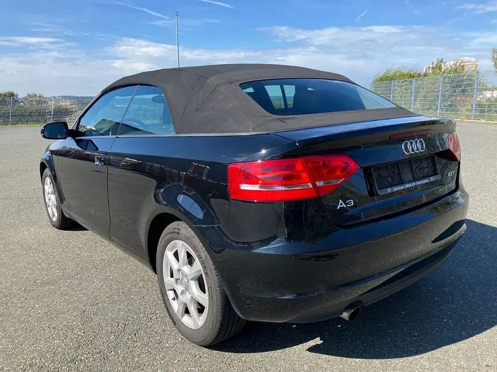 Gebraucht Audi A3 Cabriolet Attraction 105 PS (77 kW) 2011 Schwarz Cabrio