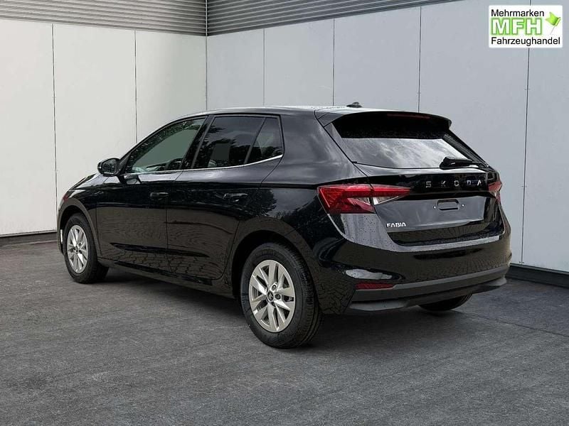 Neu Skoda Fabia Selection 116 PS (85 kW) 2025 Moonweiß perleffekt Kleinwagen