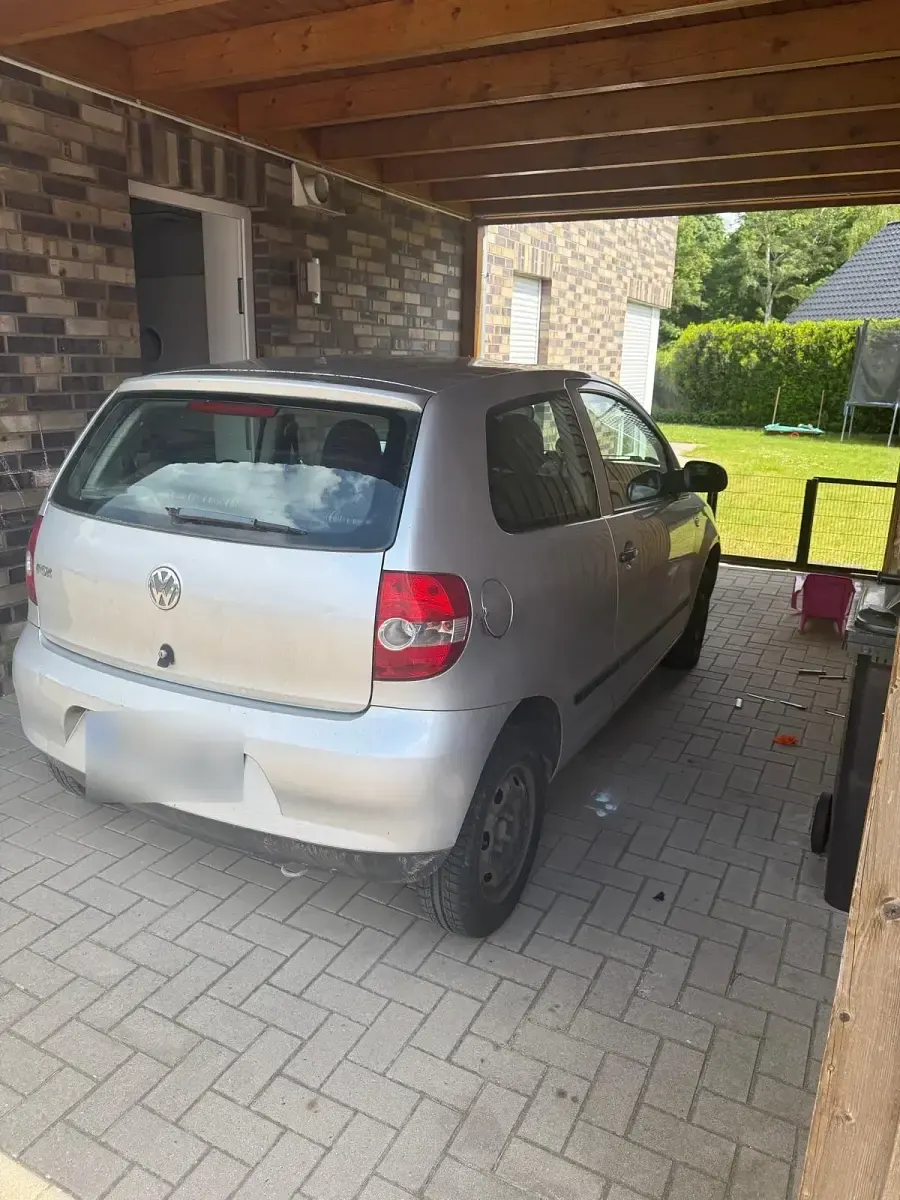 Używany VW Fox 54 KM (39 kW) 2005 Szary Hatchback