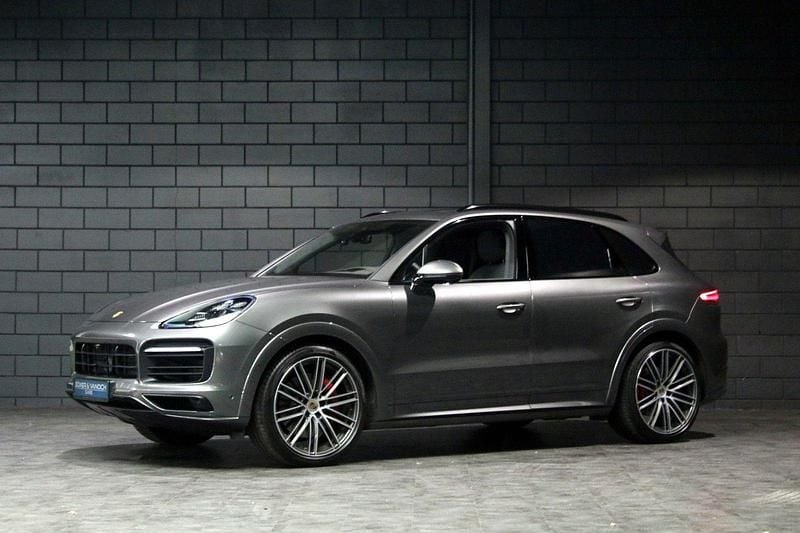 Grau Gebraucht 2022 Porsche Cayenne GTS SUV | 86.500 € (Guter Preis) - Bild 1/4