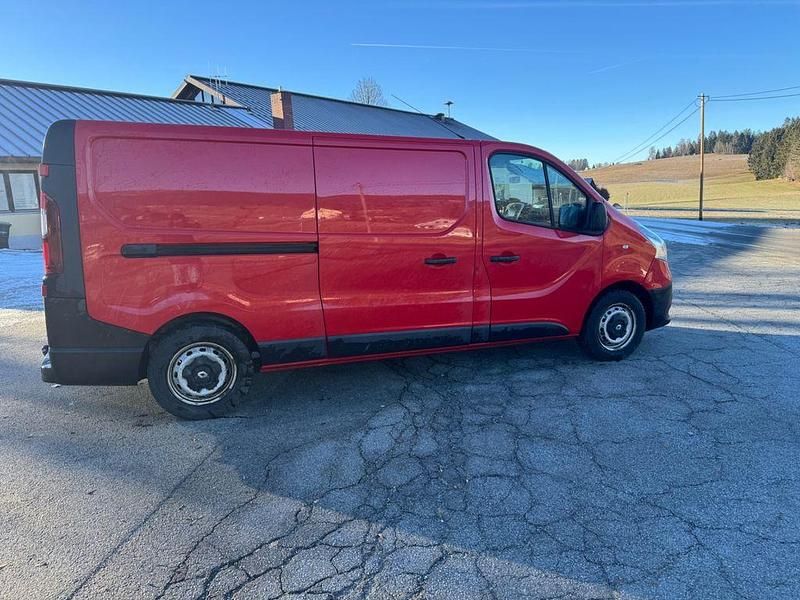 Gebraucht Renault Trafic 116 PS (85 kW) 2014 Rot Van / Kleinbus