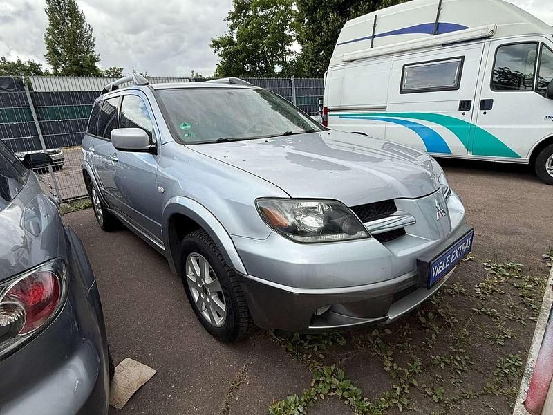 Silber Gebraucht 2005 Mitsubishi Outlander SUV | 2.990 € (Fairer Preis) - Bild 1/4