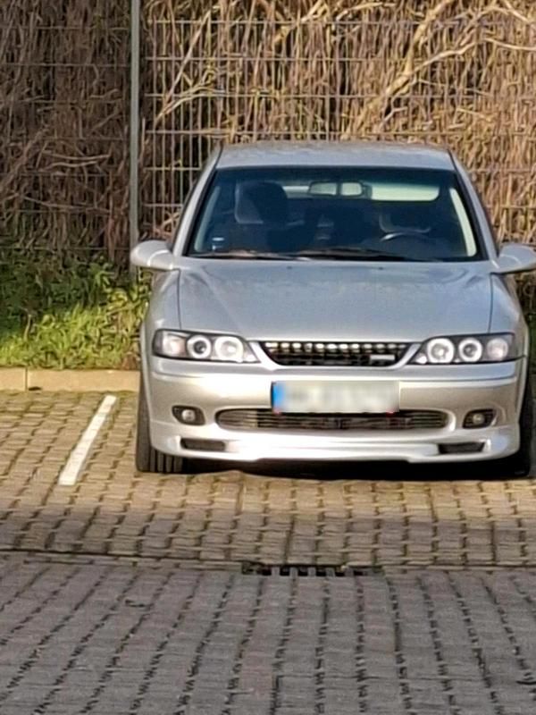 Silber Gebraucht 2001 Opel Vectra Limousine | 3.500 € - Bild 1/4