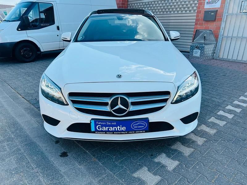 Gebraucht Mercedes C220 194 PS (142 kW) 2019 Weiß Kombi