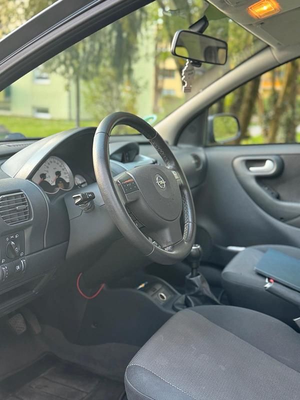 Gebraucht Opel Corsa 60 PS (44 kW) 2006 Silber Kleinwagen