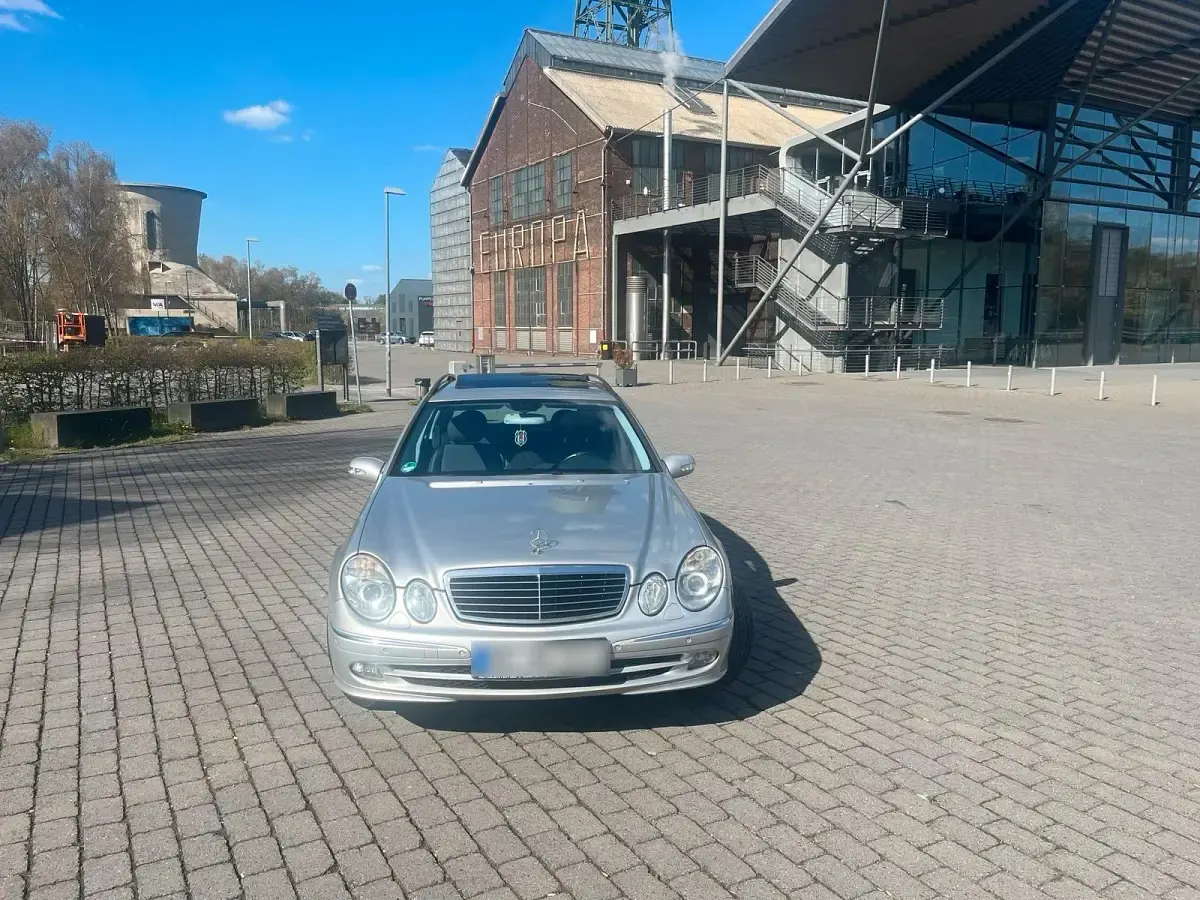 Gebraucht Mercedes E200 163 PS (119 kW) 2005 Silber Kombi