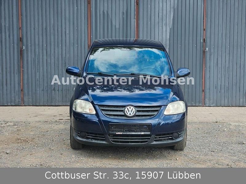 Gebraucht VW Fox 54 PS (39 kW) 2009 Blau Kleinwagen