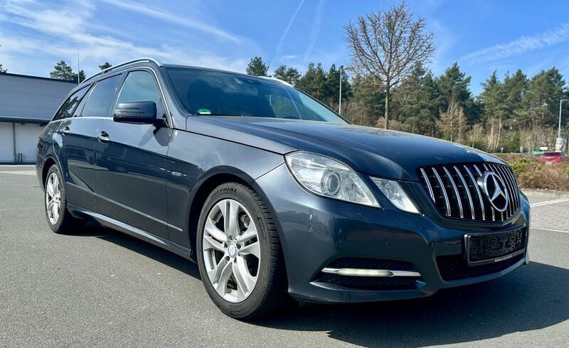 Grau Gebraucht 2011 Mercedes E350 Avantgarde Kombi | 5.949 € (Guter Preis) - Bild 1/4