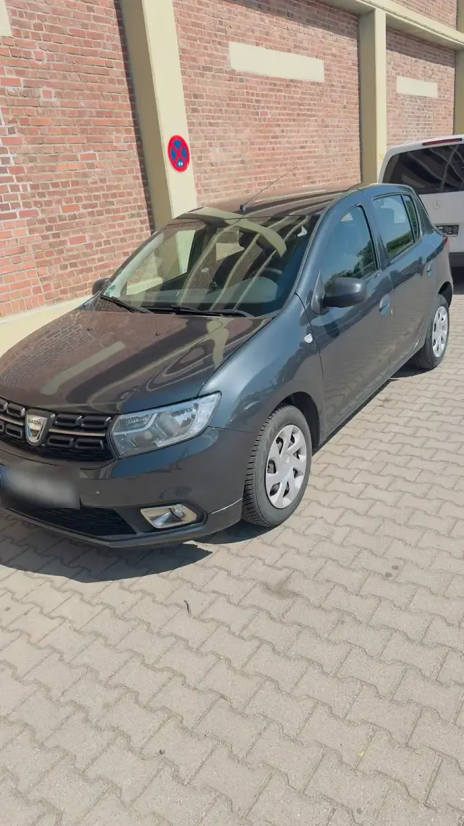 Gebraucht Dacia Sandero Essentiel 75 PS (55 kW) 2017 Grau Limousine