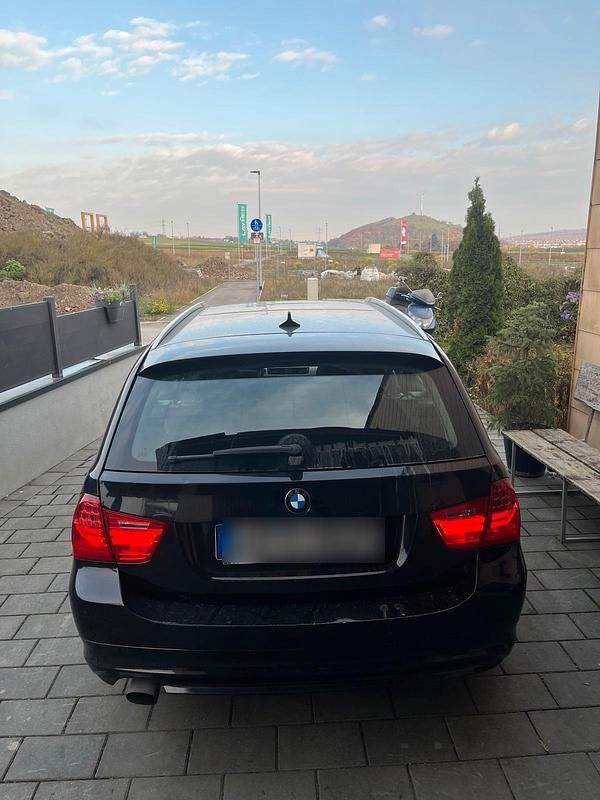 Gebraucht BMW 318 140 PS (102 kW) 2010 Kombi