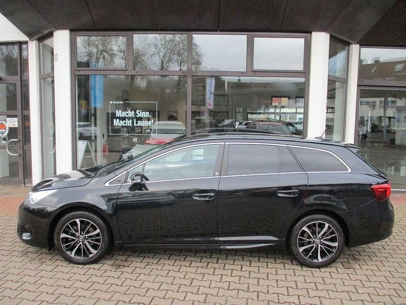 Gebraucht Toyota Avensis Team 147 PS (108 kW) 2018 Schwarz Limousine