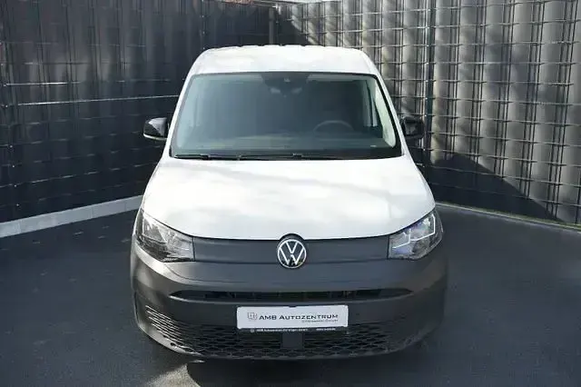 Second-hand VW Caddy 102 CP (75 kW) 2025 Alb Monovolum