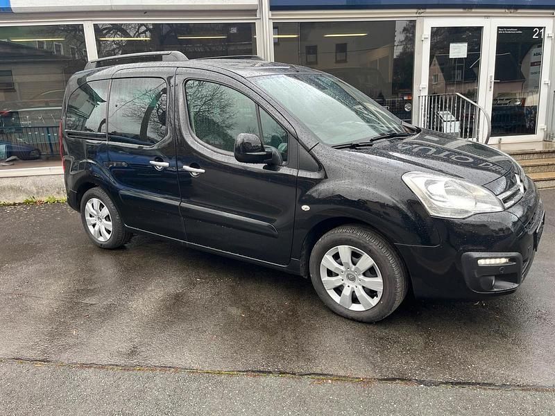 Gebraucht Citroën Berlingo 110 PS (80 kW) 2018 Schwarz Van / Kleinbus