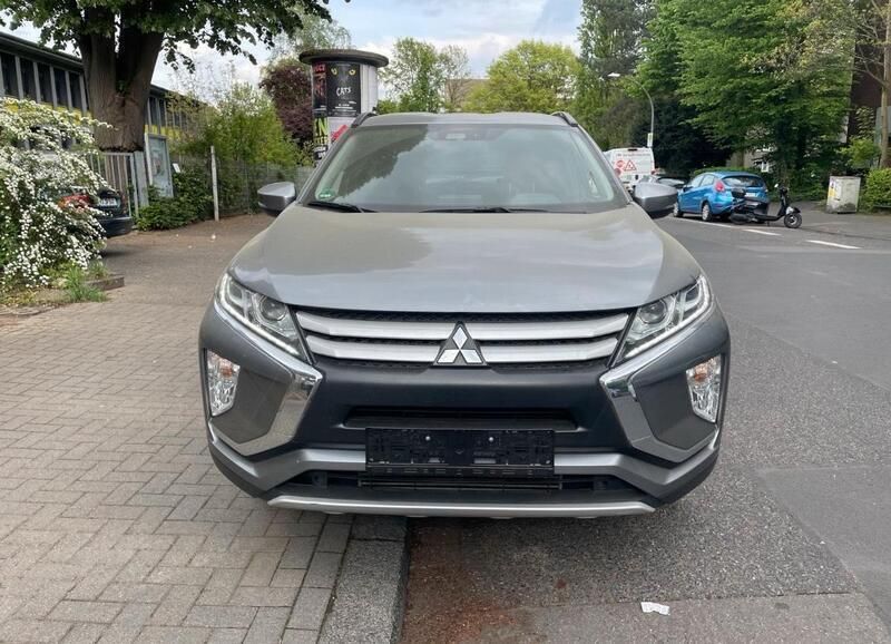 Grau Gebraucht 2019 Mitsubishi Eclipse Cross SUV | 13.250 € (Superpreis) - Bild 1/4