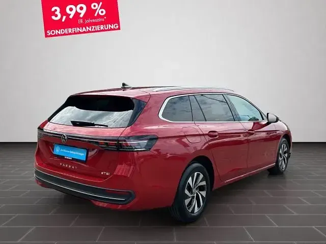 Gebraucht VW Passat Business 150 PS (110 kW) 2024 Chilirot metallic (metallic) Kombi