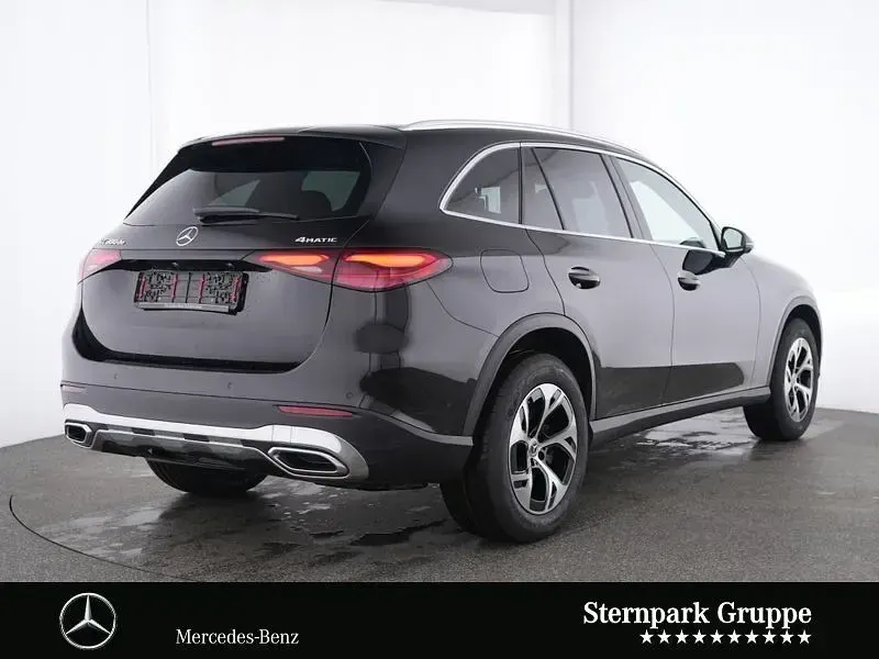 Gebraucht Mercedes GLC300e Avantgarde 197 PS (144 kW) 2025 Lack obsidianschwarz SUV