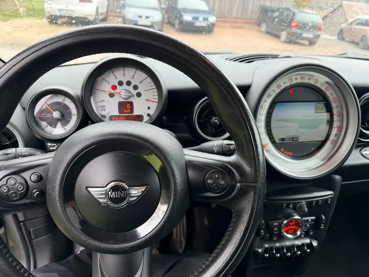 Käytetty Mini Cooper S Cabriolet 184 HP (135 kW) 2010 Musta Avoauto