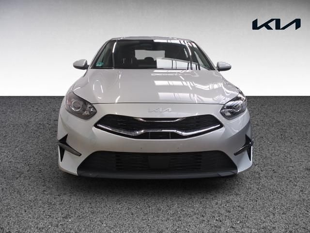 Second-hand Kia Ceed Vision 140 CP (102 kW) 2025 Argintiu Hatchback