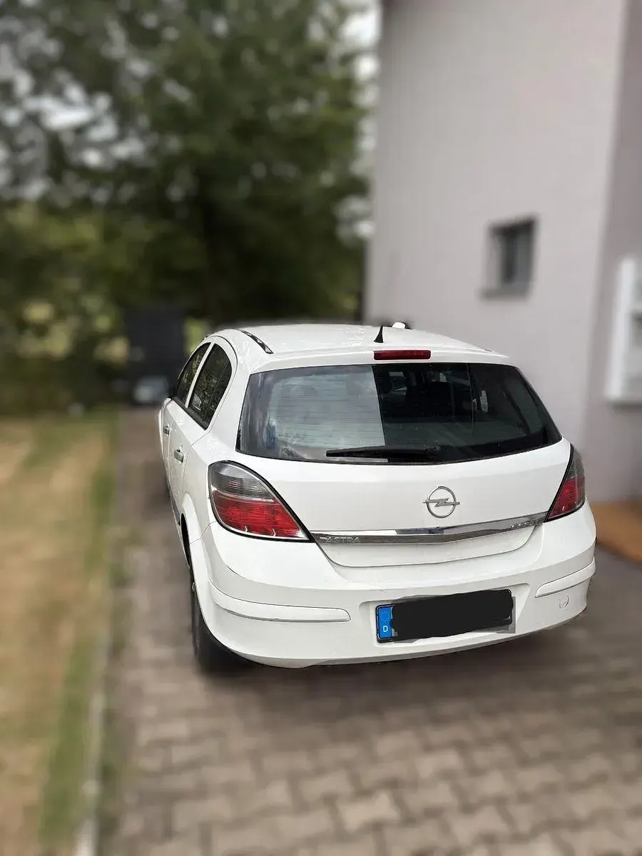 Gebraucht Opel Astra 90 PS (66 kW) 2009 Weiß Kombi