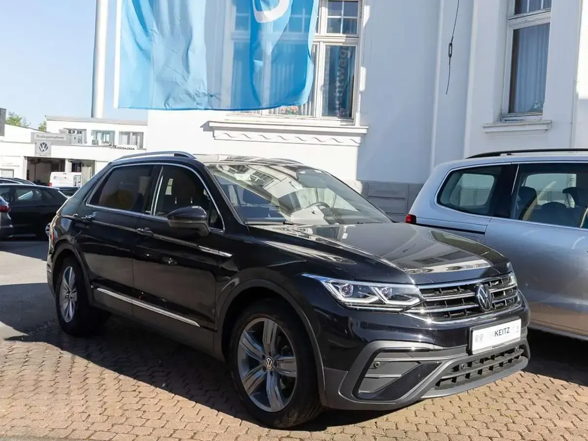 Gebraucht VW Tiguan Allspace Move 150 PS (110 kW) 2024 Schwarz SUV