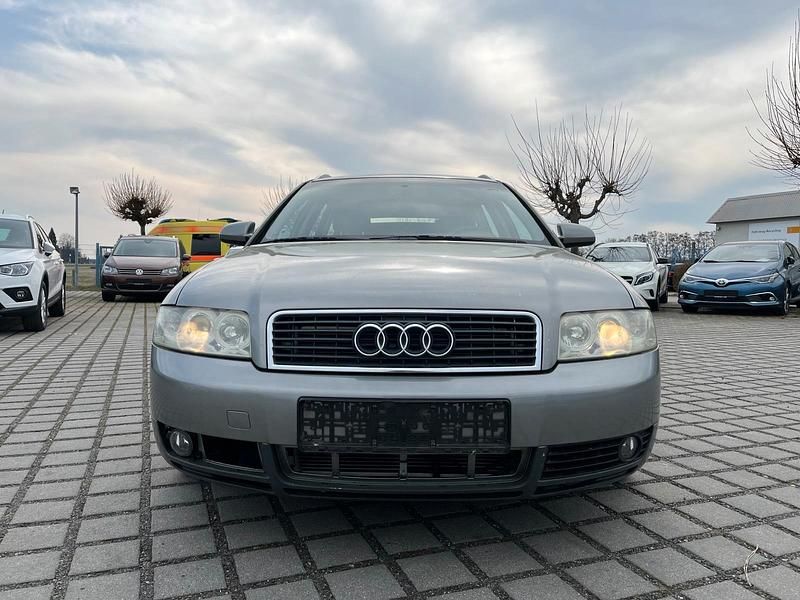 Second-hand Audi A4 131 CP (96 kW) 2003 Gri Break
