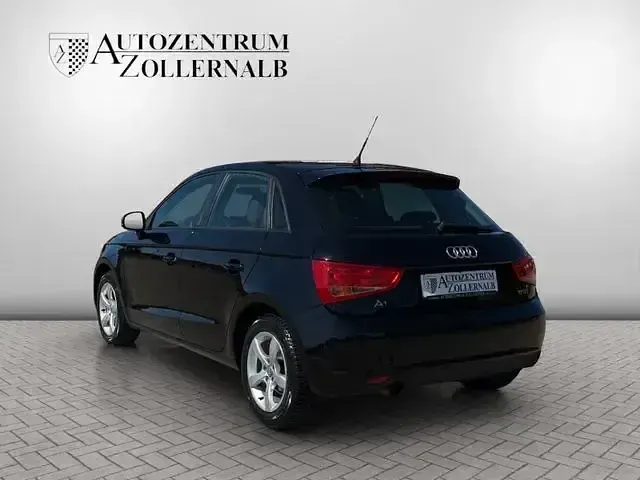 Gebraucht Audi A1 Sportback Attraction 96 PS (70 kW) 2015 Schwarz Kleinwagen
