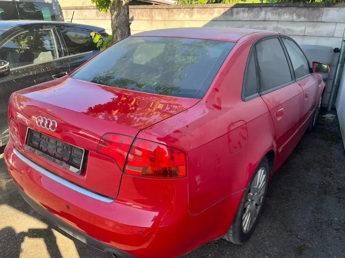 Gebraucht Audi A4 256 PS (188 kW) 2006 Rot Limousine