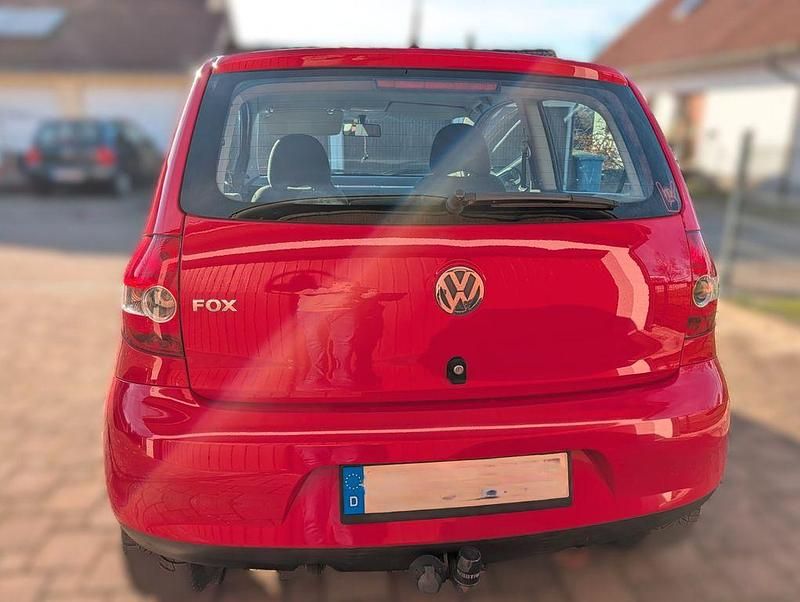 Gebraucht VW Fox 54 PS (39 kW) 2008 Rot Kleinwagen