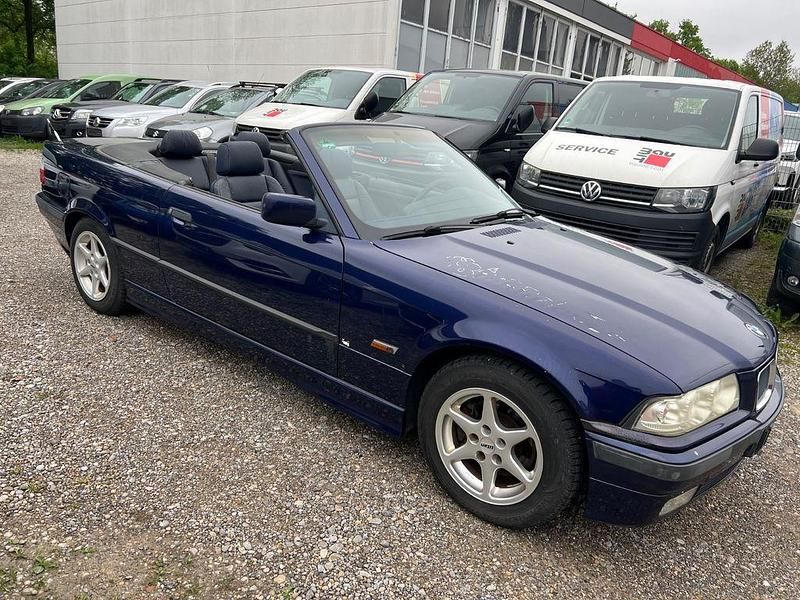 Gebraucht BMW 320 Cabriolet 150 PS (110 kW) 1996 Blau Cabrio