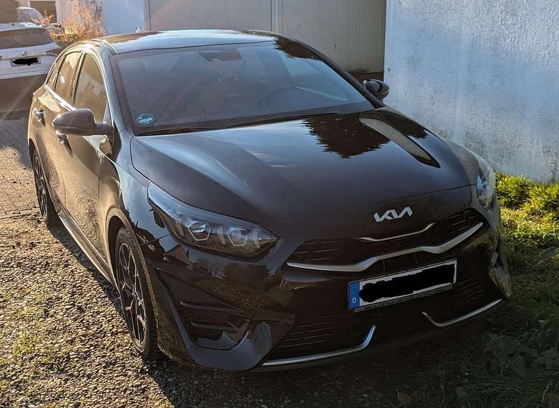 Schwarz Gebraucht 2022 Kia ProCeed GT-Line Kombi | 26.990 € (Etwas zu teuer) - Bild 1/4