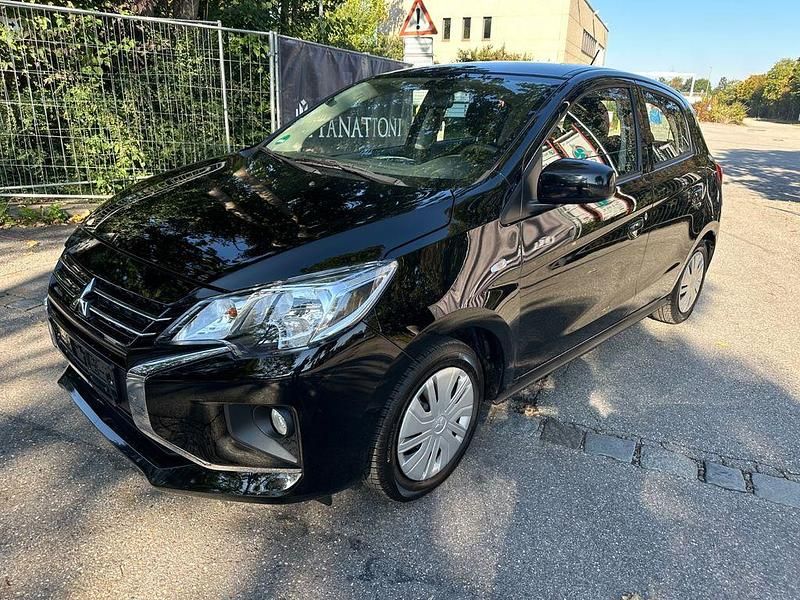 Schwarz Gebraucht 2024 Mitsubishi Space Star Select Limousine | 7.999 € - Bild 1/4