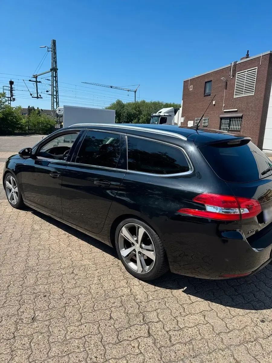 Gebraucht Peugeot 308 150 PS (110 kW) 2014 Schwarz Kombi