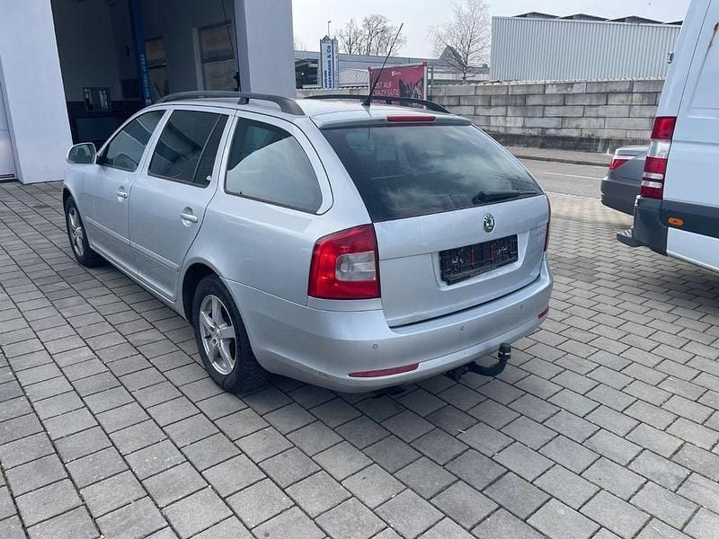 Gebraucht Skoda Octavia 140 PS (102 kW) 2010 Silber Kombi