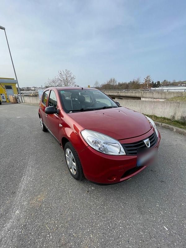 Gebraucht Dacia Sandero 75 PS (55 kW) 2012 Rot Limousine