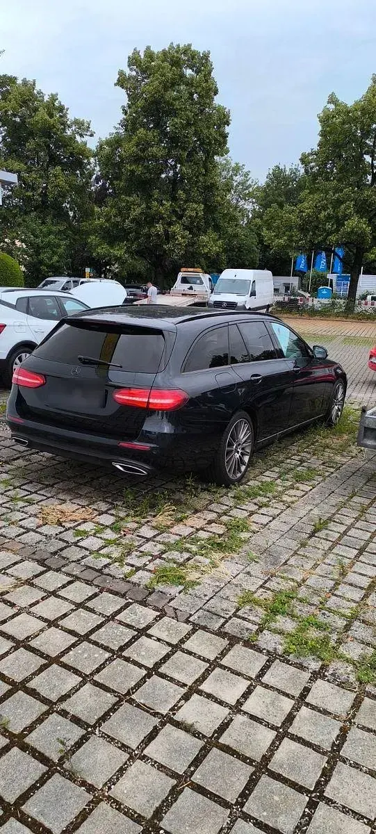 Gebraucht Mercedes E220 194 PS (142 kW) 2017 Grün Kombi