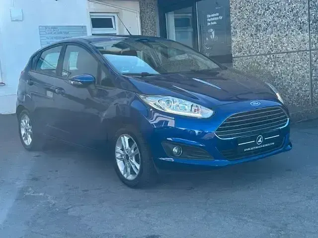 Gebraucht Ford Fiesta Trend 101 PS (74 kW) 2016 Blau Kleinwagen